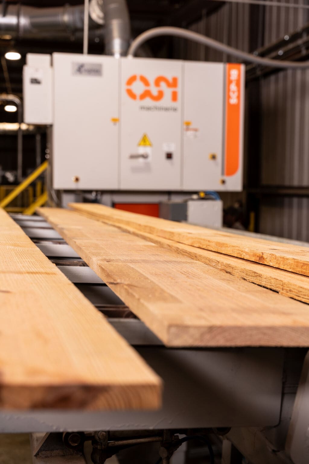 Wood and manufacturing detail